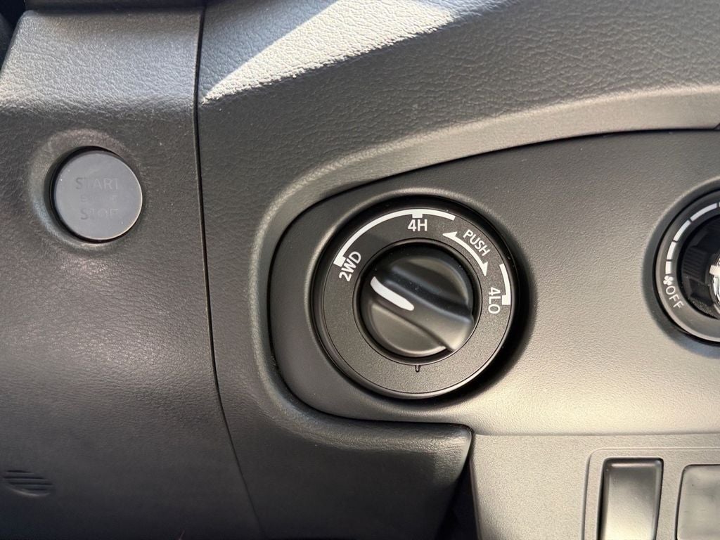2022 Nissan Frontier SV