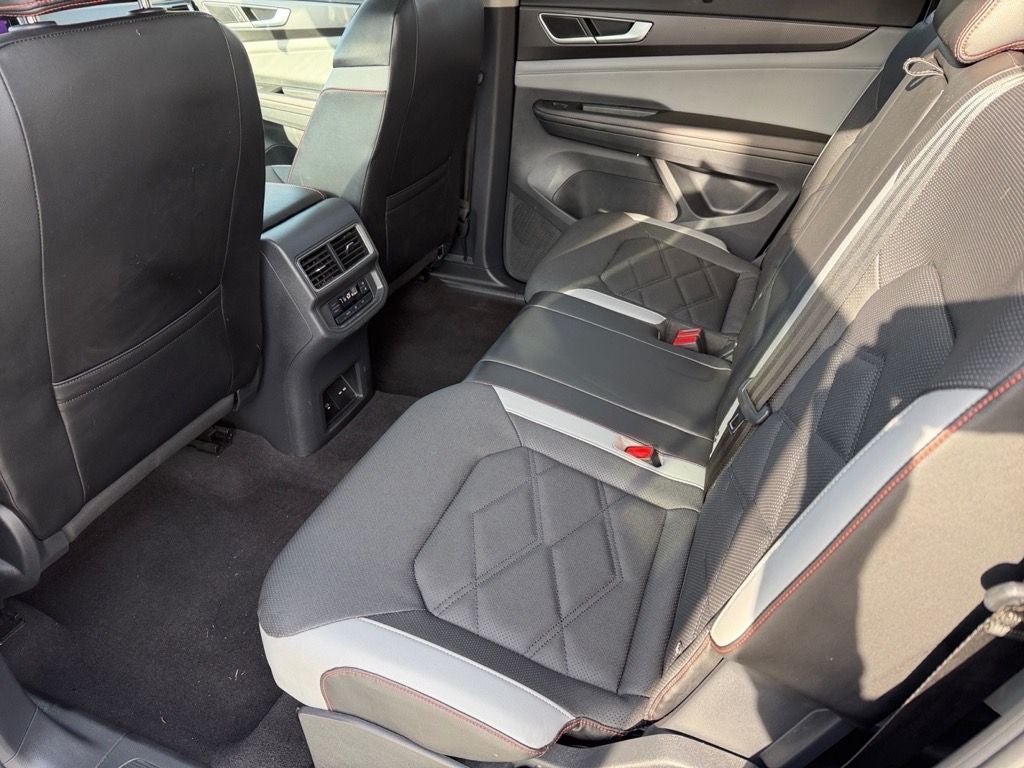 2024 Volkswagen Atlas 2.0T Peak Edition SE w/Technology