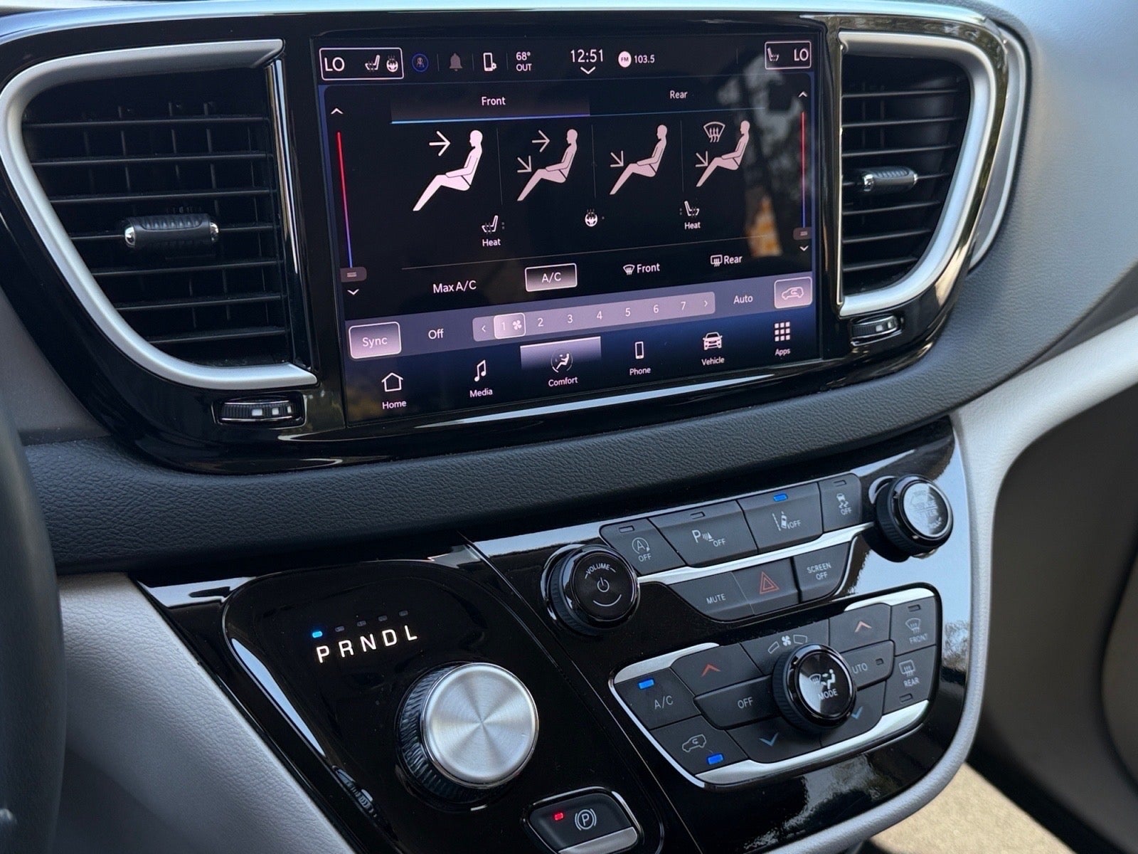 2024 Chrysler Pacifica Touring L