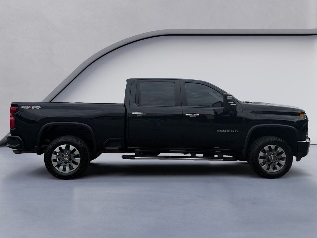 2023 Chevrolet Silverado Custom