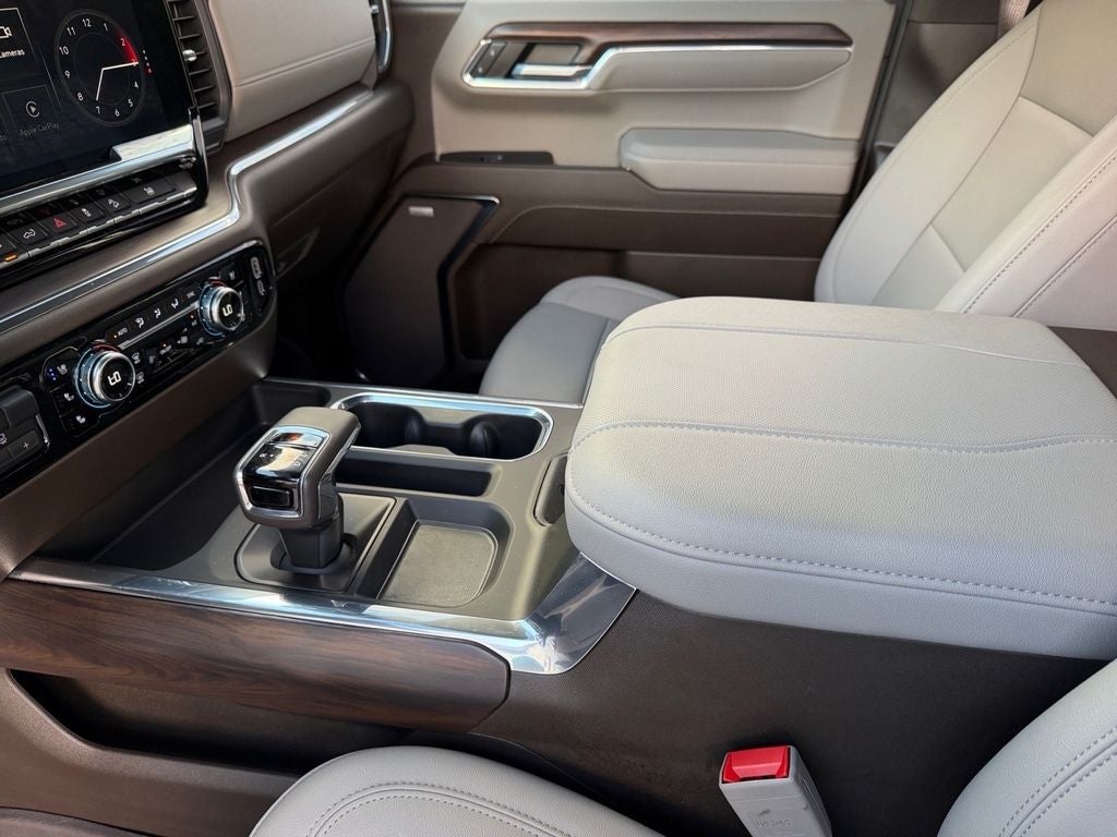 2024 GMC Sierra SLT