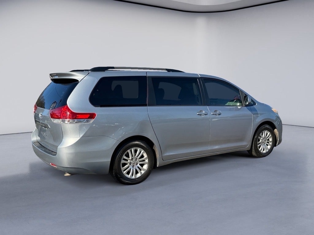 2013 Toyota Sienna XLE