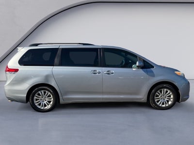 2013 Toyota Sienna XLE
