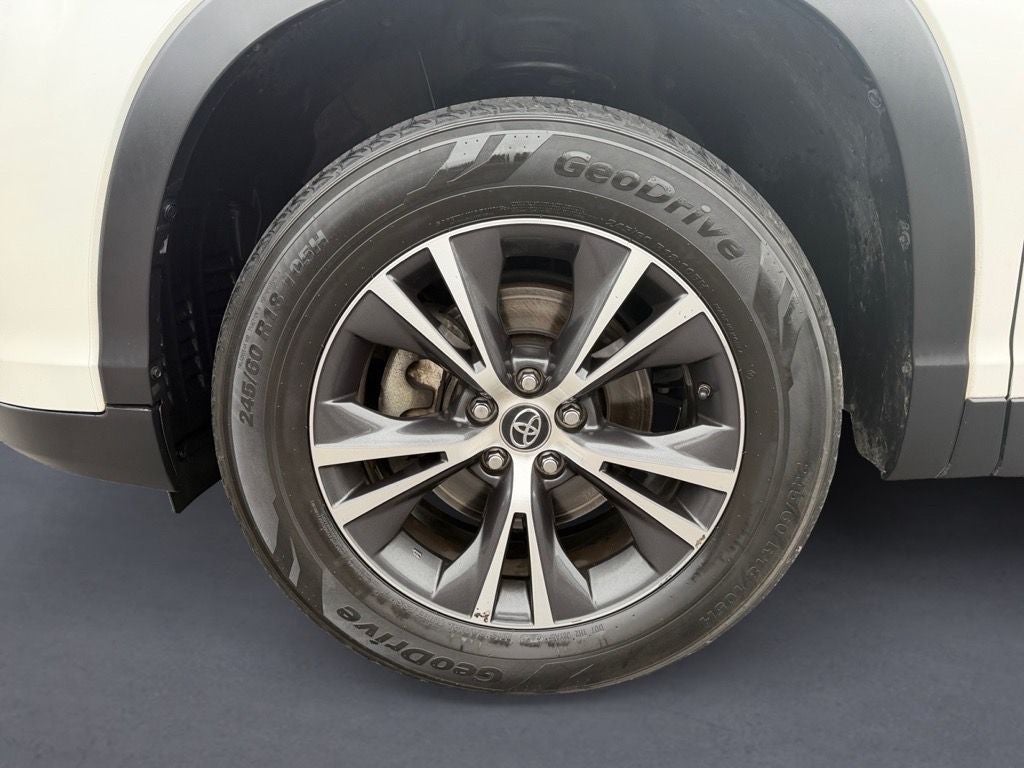 2019 Toyota Highlander LE