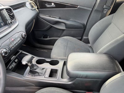 2020 Kia Sorento LX V6