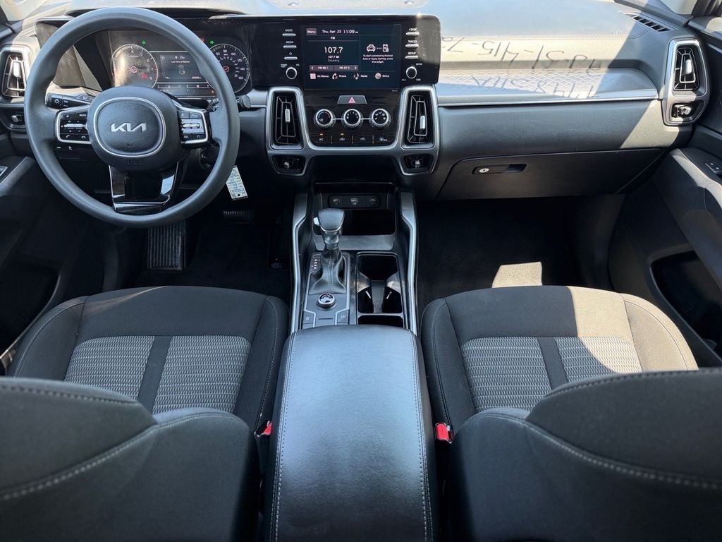 2023 Kia Sorento LX
