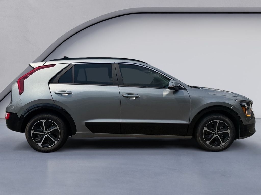 2023 Kia Niro SX