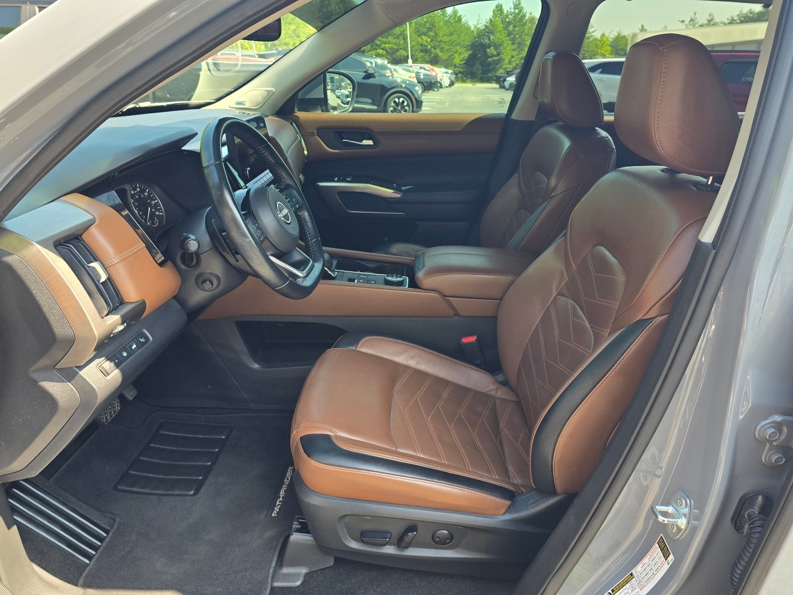 2022 Nissan Pathfinder Platinum