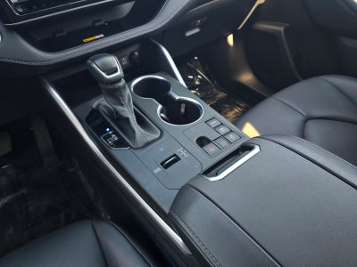 2024 Toyota Highlander Hybrid XLE