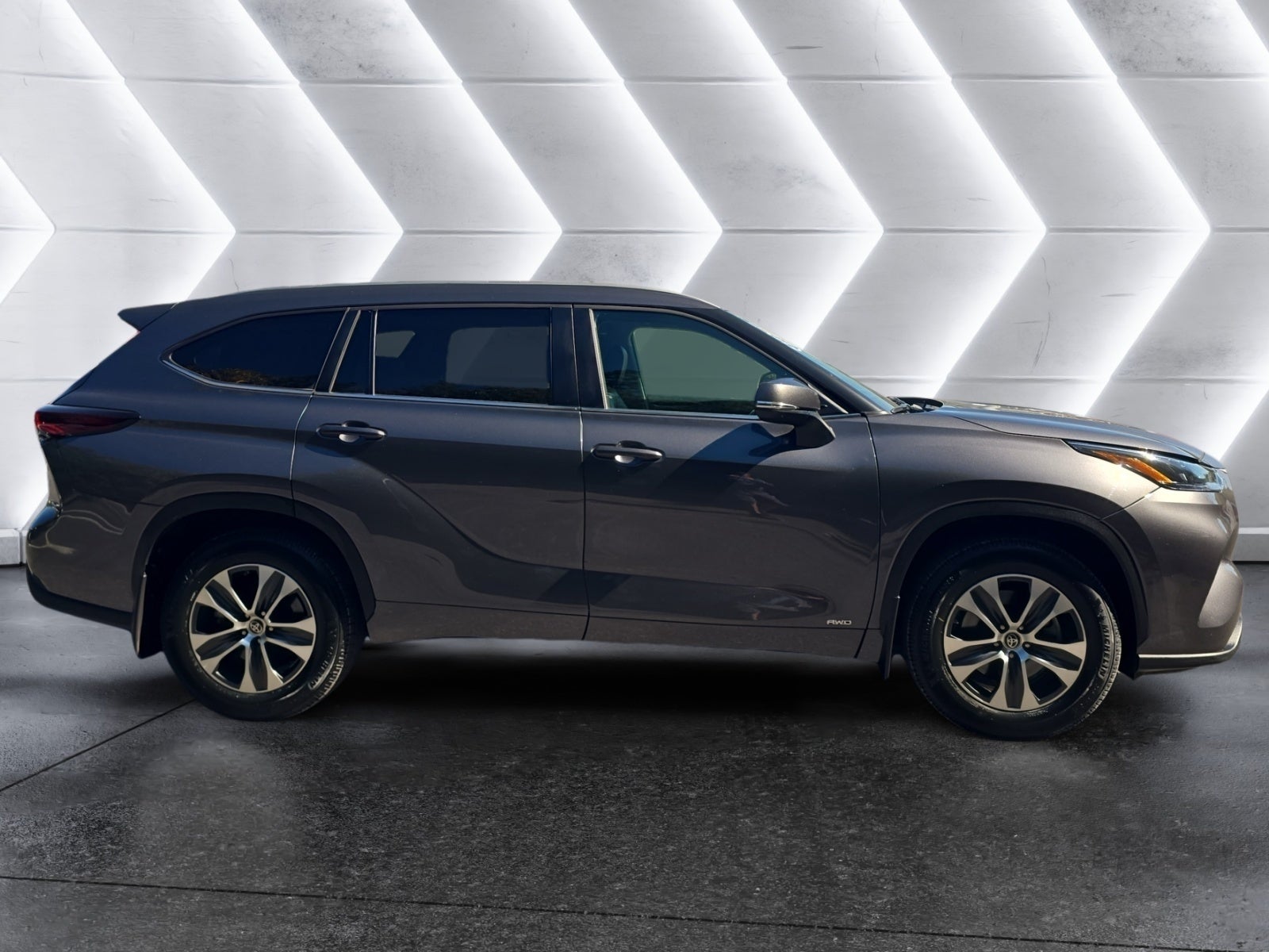 2024 Toyota Highlander Hybrid XLE