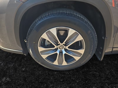 2024 Toyota Highlander Hybrid XLE