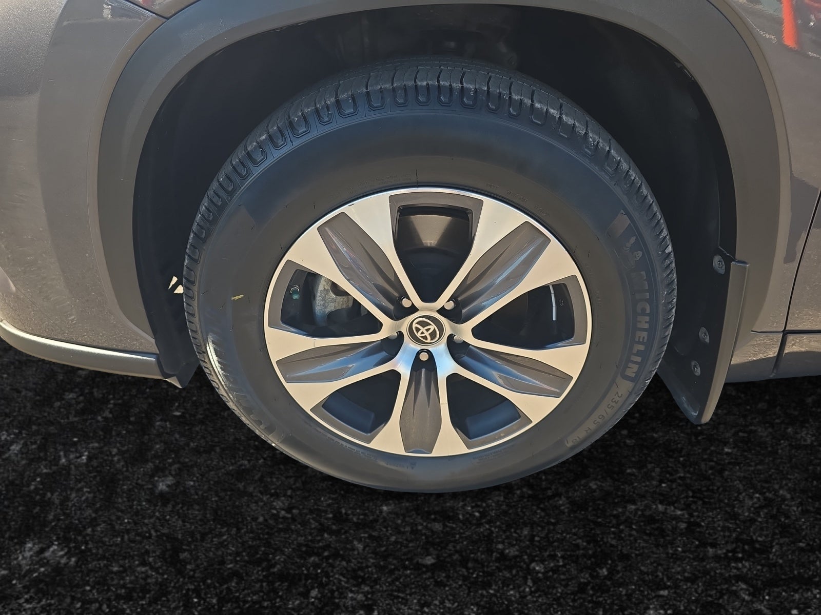 2024 Toyota Highlander Hybrid XLE