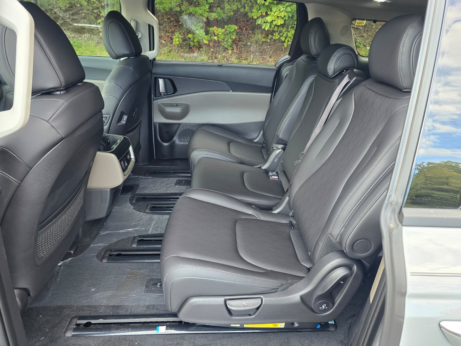 2027 Kia Carnival SX