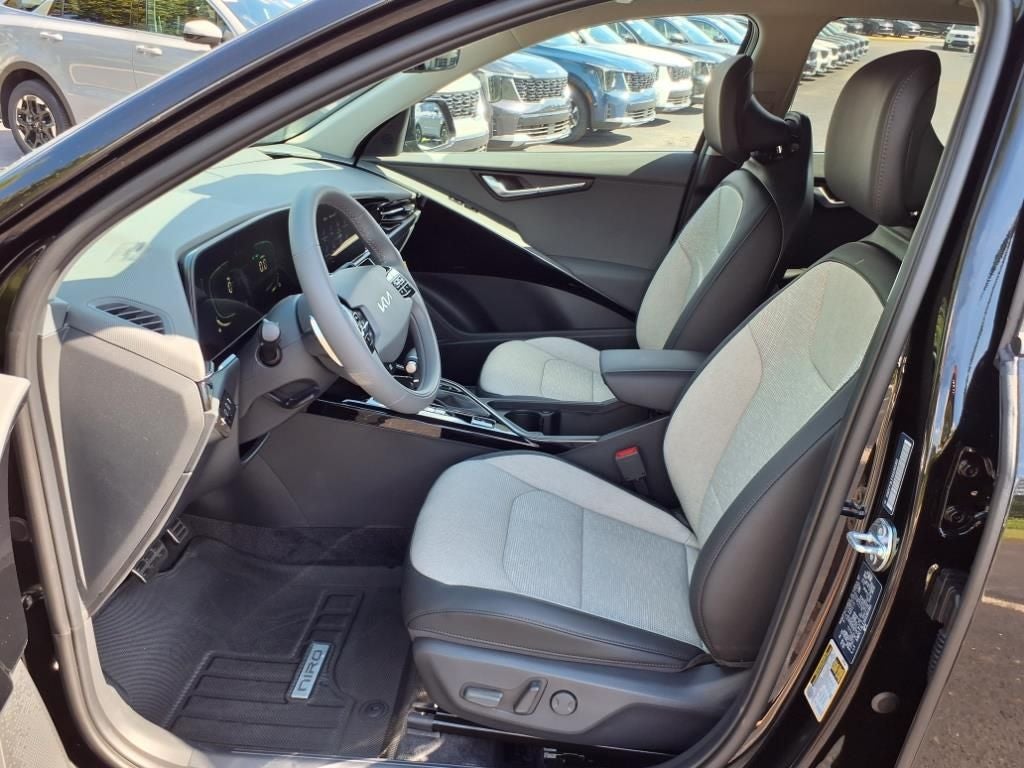 2025 Kia Niro SX Touring