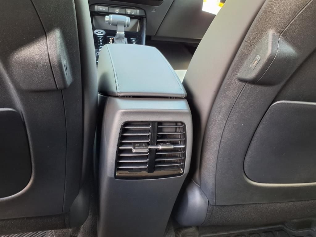 2025 Kia Niro SX Touring