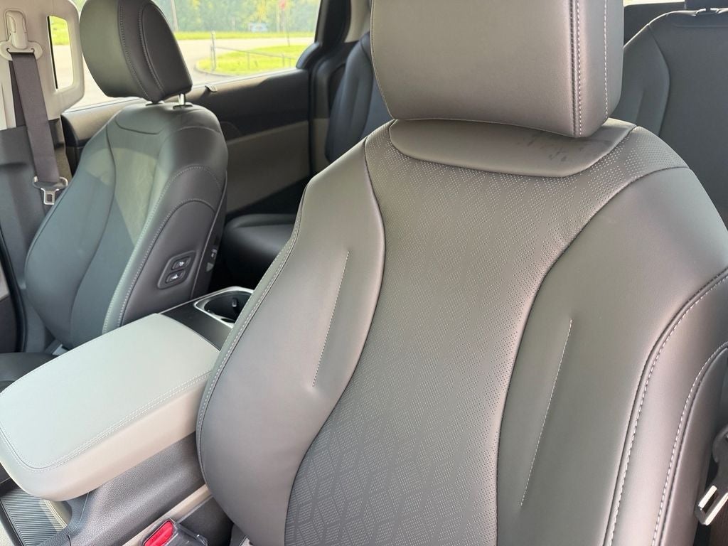 2027 Kia Carnival EX