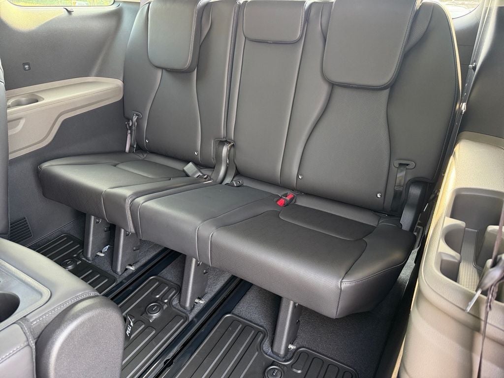 2027 Kia Carnival EX