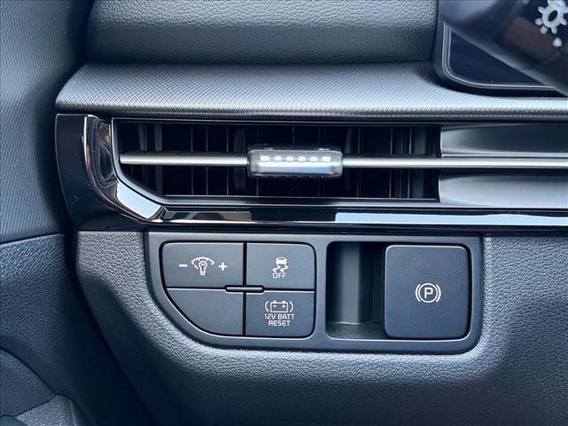 2027 Kia Sportage Hybrid LX